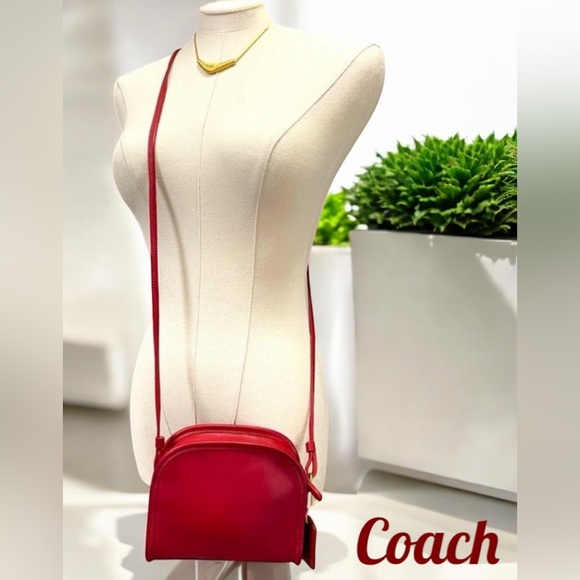 COACH 9017 Abbie RED small leather zip closure crossbody purse Very rare Vintage - Picture 1 of 16
